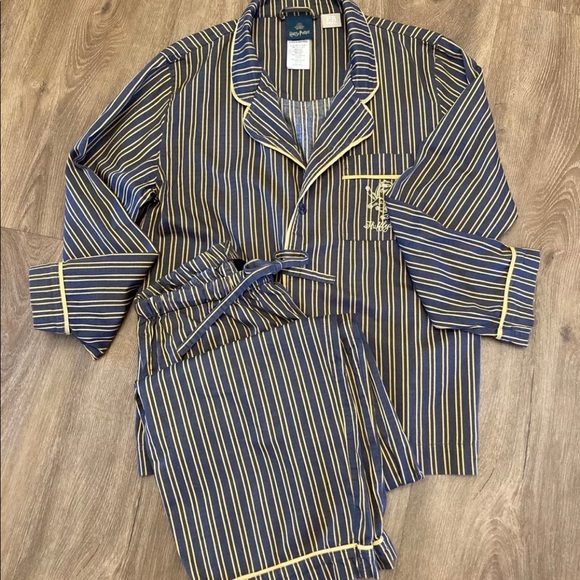Pottery Barn Teen Other - Harry Potter Hufflepuff pajamas Teen size Large